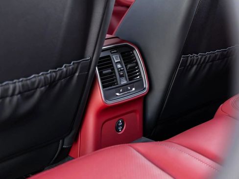 New 2026 Porsche Macan image 84