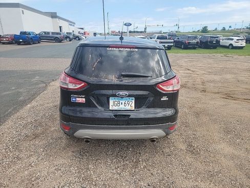 Used 2016 Ford Escape SE w/ SE Cold Weather Package AWD/4WD image 4