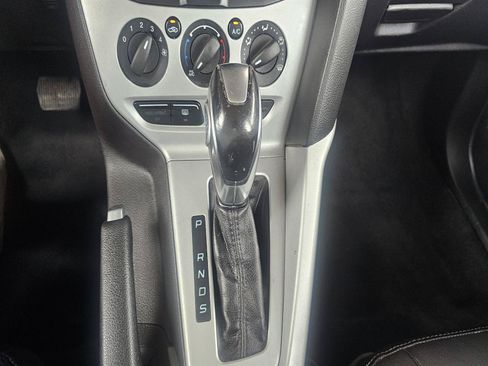 Used 2014 Ford Focus SE w/ Equipment Group 201A FWD image 16