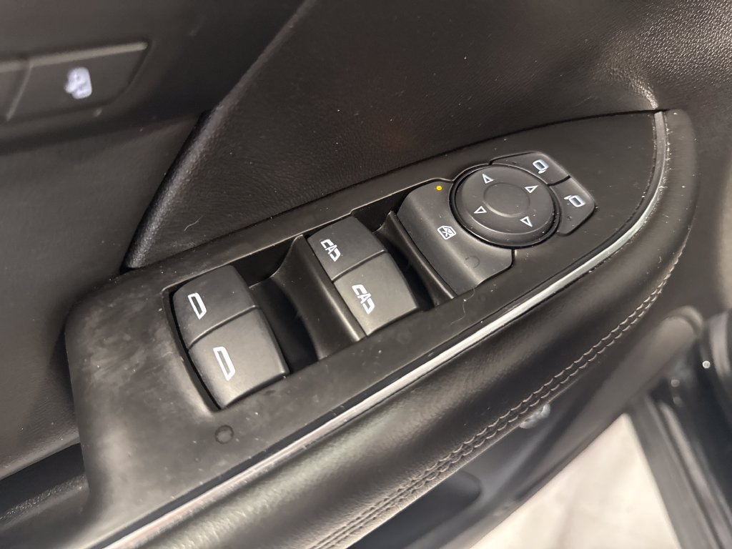 Used 2023 Buick Envision Essence w/ Sport Touring Package FWD image 34