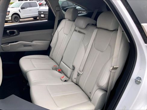 Used 2025 Kia Sorento S FWD image 21