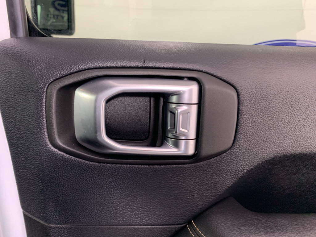 Used 2019 Jeep Wrangler Unlimited Sahara AWD/4WD image 36