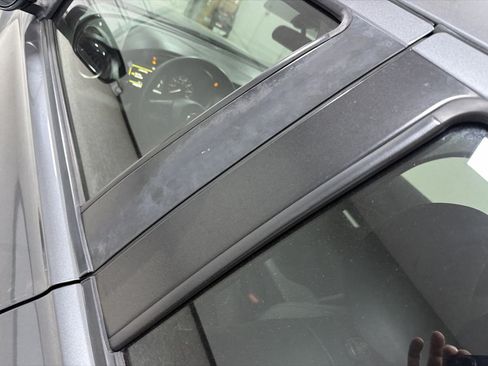 Used 2020 Nissan Kicks SV FWD image 29