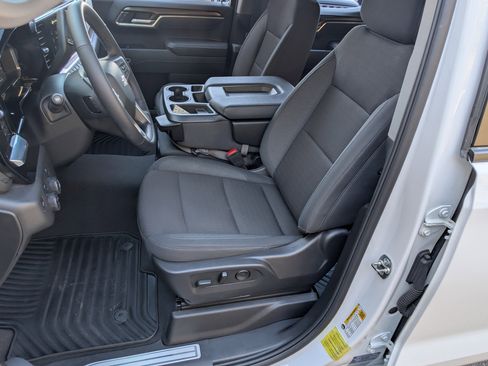 Used 2025 Chevrolet Silverado 1500 LT image 16