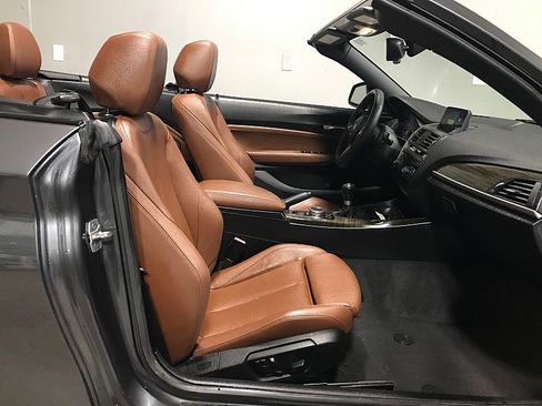 Used 2015 BMW M235i Convertible image 18