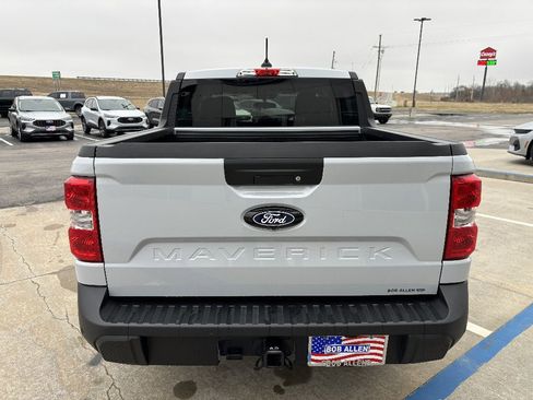 Used 2025 Ford Maverick XL image 4