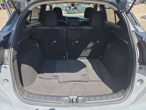 Used 2023 Nissan Kicks SR FWD image 11