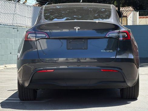 Used 2024 Tesla Model Y Long Range AWD/4WD image 10