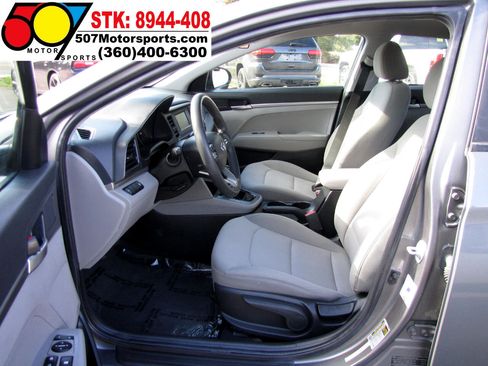 Used 2019 Hyundai Elantra SE image 11