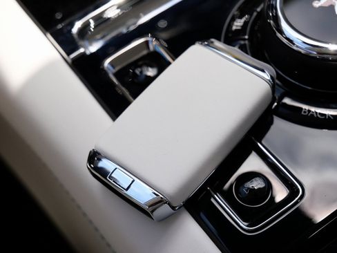 New 2025 Rolls-Royce Ghost image 13