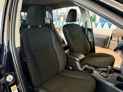 Used 2017 Toyota RAV4 LE AWD/4WD image 26