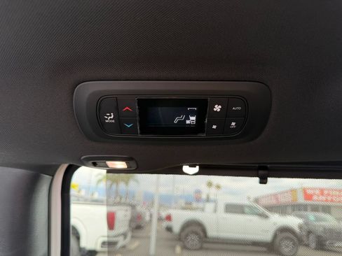 Used 2026 Chrysler Pacifica Limited w/ S Appearance Package FWD image 33