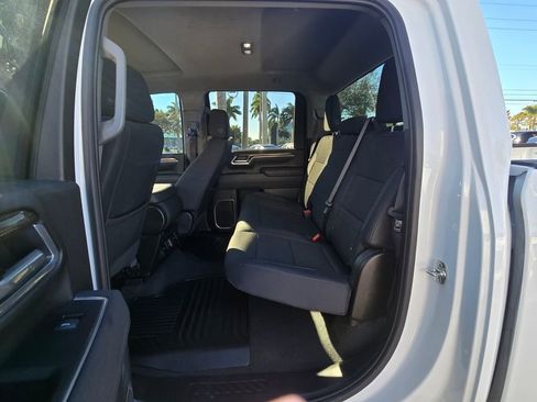 Used 2025 Chevrolet Silverado 2500 LT w/ Convenience Package image 15