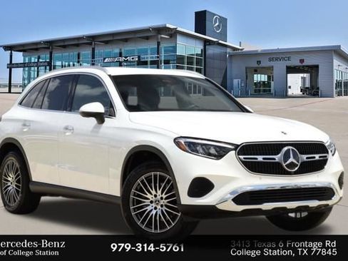 Used 2025 Mercedes-Benz GLC 300 image 1