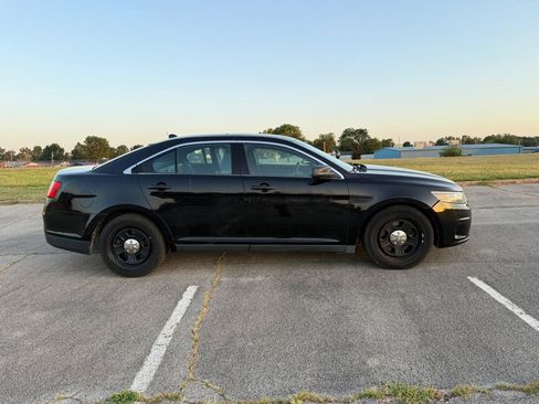 Used 2015 Ford Taurus Police Interceptor FWD image 4