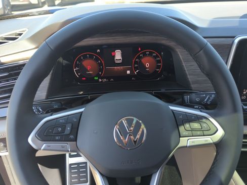 New 2026 Volkswagen Atlas SEL Premium R-Line AWD/4WD image 9