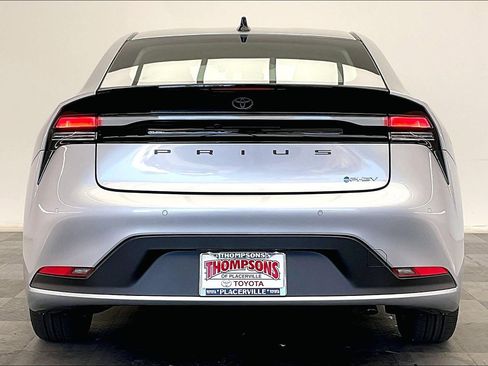 New 2026 Toyota Prius SE image 3