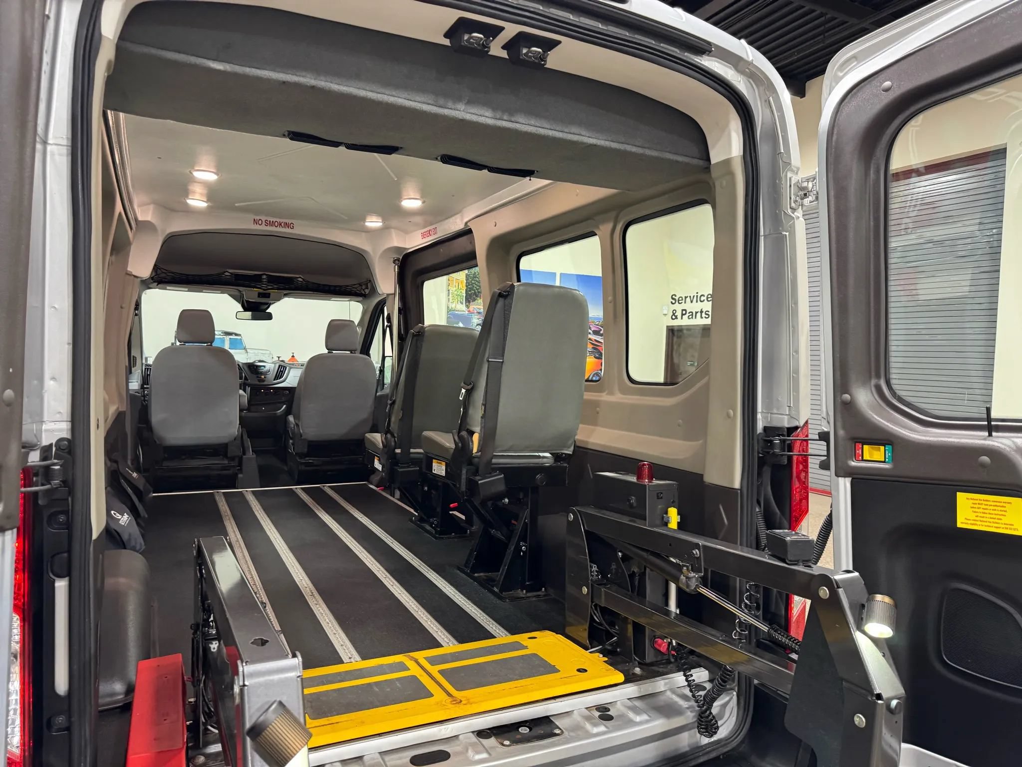 Used 2019 Ford Transit 250 148 Medium Roof RWD image 46