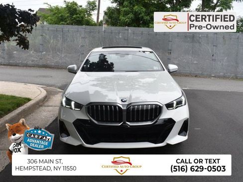 Used 2026 BMW 530i RWD image 1