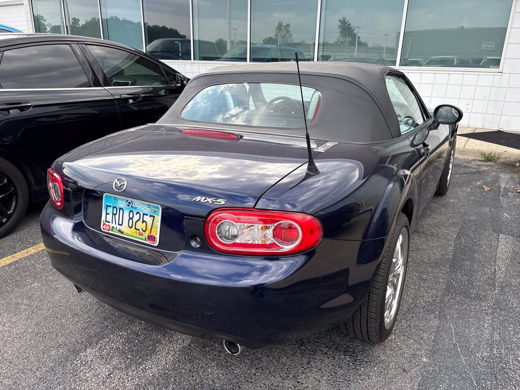 Used 2012 MAZDA MX-5 Miata Touring RWD image 4