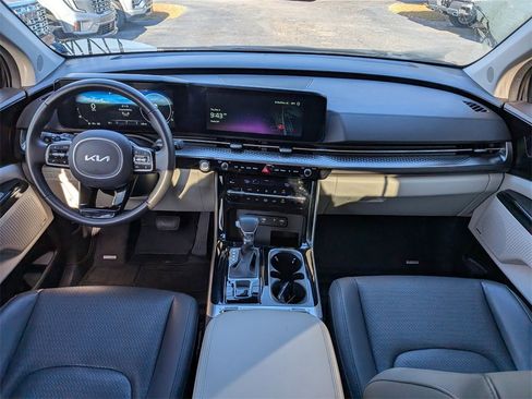 Used 2024 Kia Carnival SX Prestige image 17