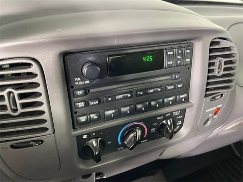 Used 2002 Ford F150 King Ranch image 7