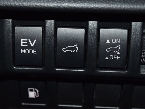 Used 2025 Subaru Forester Premium AWD/4WD image 18