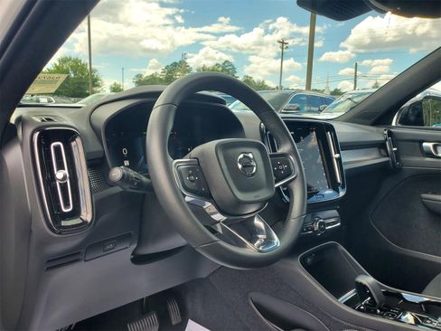 Used 2023 Volvo XC40 B5 Plus w/ Protection Package Premier image 20