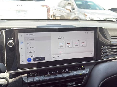 Used 2025 Toyota Camry XSE FWD image 5
