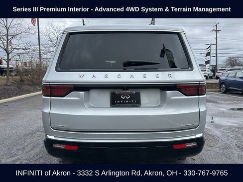 Used 2022 Jeep Wagoneer Series III w/ Flexible Seating Group AWD/4WD image 12