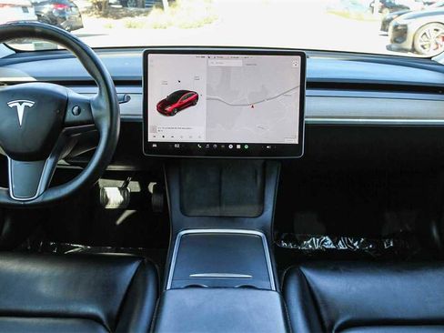 Used 2021 Tesla Model 3 Standard Range Plus image 13