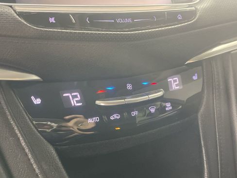 Used 2017 Cadillac XT5 Luxury image 22