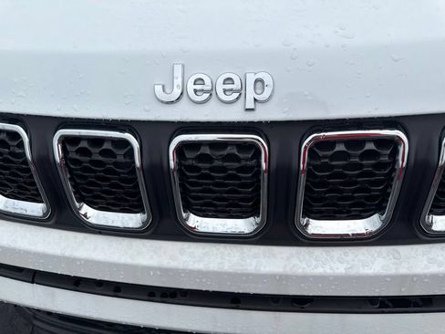 Used 2023 Jeep Compass Latitude w/ Convenience Group AWD/4WD image 12