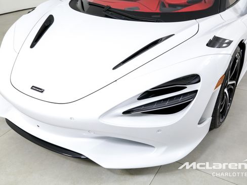 Used 2024 McLaren 750S image 29