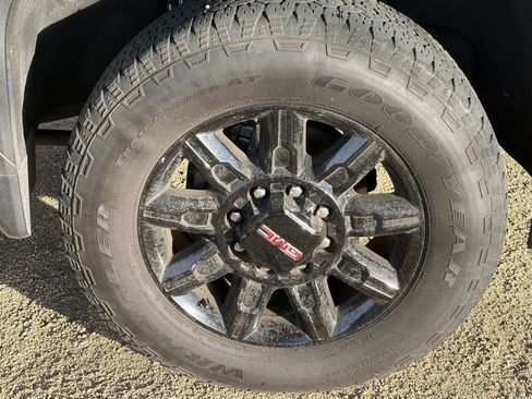 Used 2025 GMC Sierra 3500 AT4 w/ AT4 Premium Plus Package AWD/4WD image 7