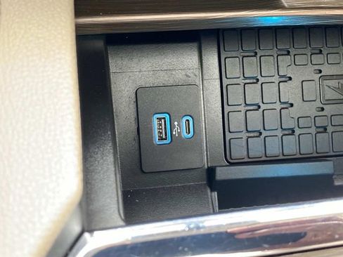 Used 2022 Ford Expedition Limited RWD image 27