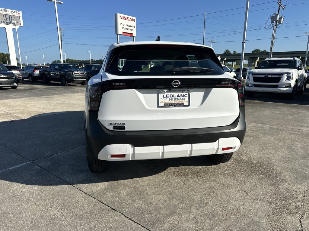 New 2027 Nissan Kicks S FWD image 8