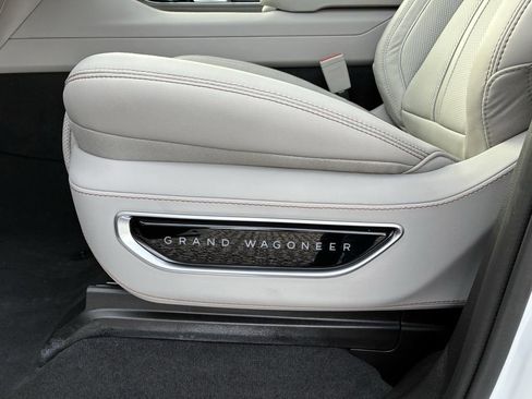 New 2026 Jeep Grand Wagoneer Summit AWD/4WD image 12