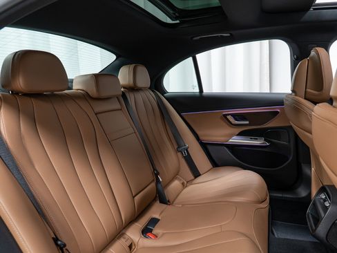 New 2026 Mercedes-Benz E 350 4MATIC Sedan image 24