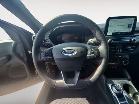 Used 2025 Ford Escape ST-Line FWD image 12