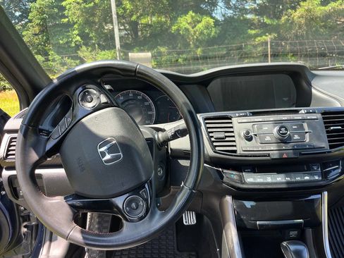 Used 2017 Honda Accord Sport Special Edition image 7