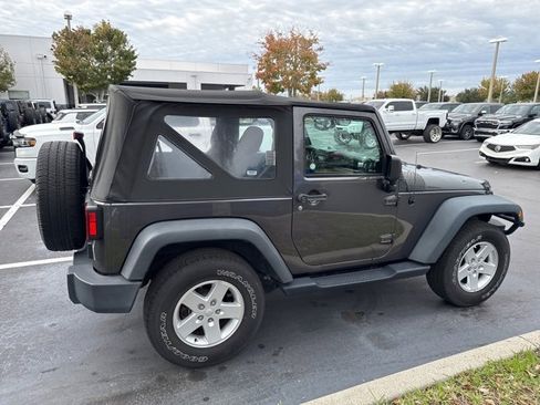 Used 2018 Jeep Wrangler Sport image 2