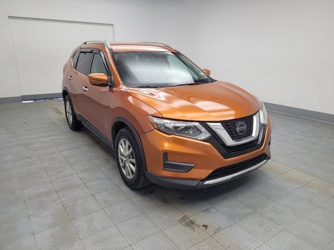 Used 2018 Nissan Rogue SV image 13
