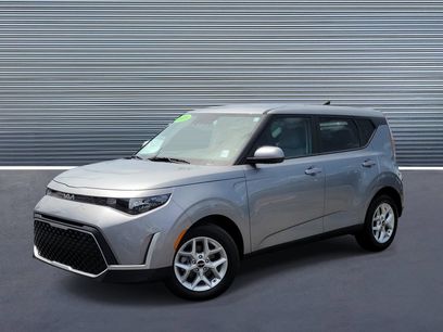 Used 2025 Kia Soul LX w/ LX Technology Package