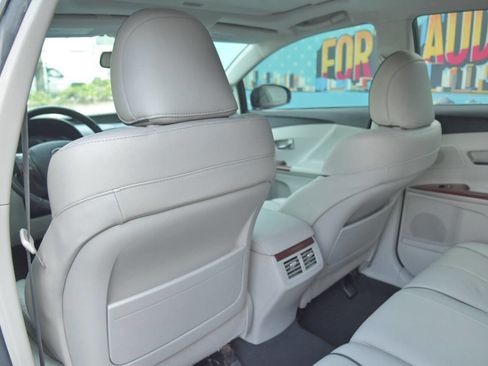 Used 2012 Toyota Venza Limited image 16