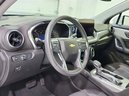 Used 2025 Chevrolet Blazer LT FWD image 10
