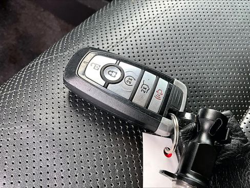 Used 2019 Ford Expedition Platinum RWD image 14