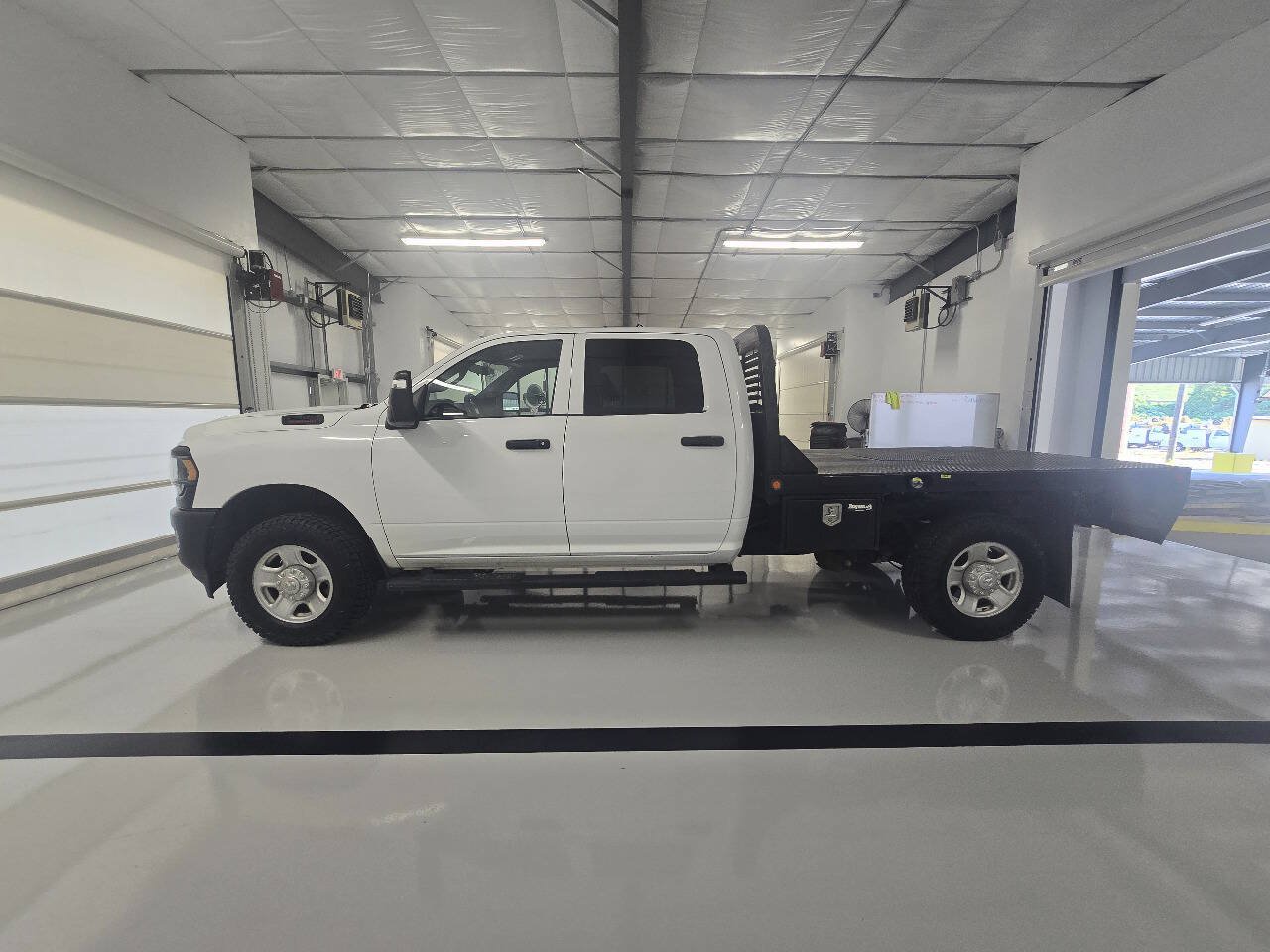 Used 2023 RAM 2500 Tradesman AWD/4WD image 6