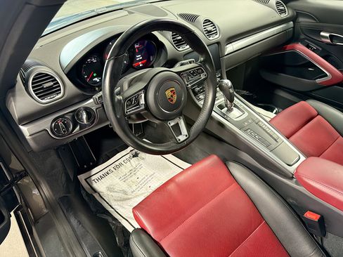 Certified 2019 Porsche 718 Cayman S RWD image 4