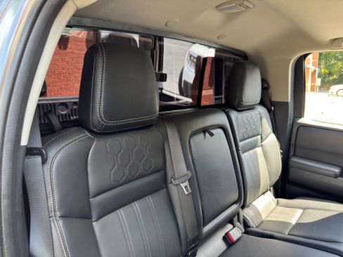 Used 2022 Nissan Frontier SV w/ SV Premium Package RWD image 33